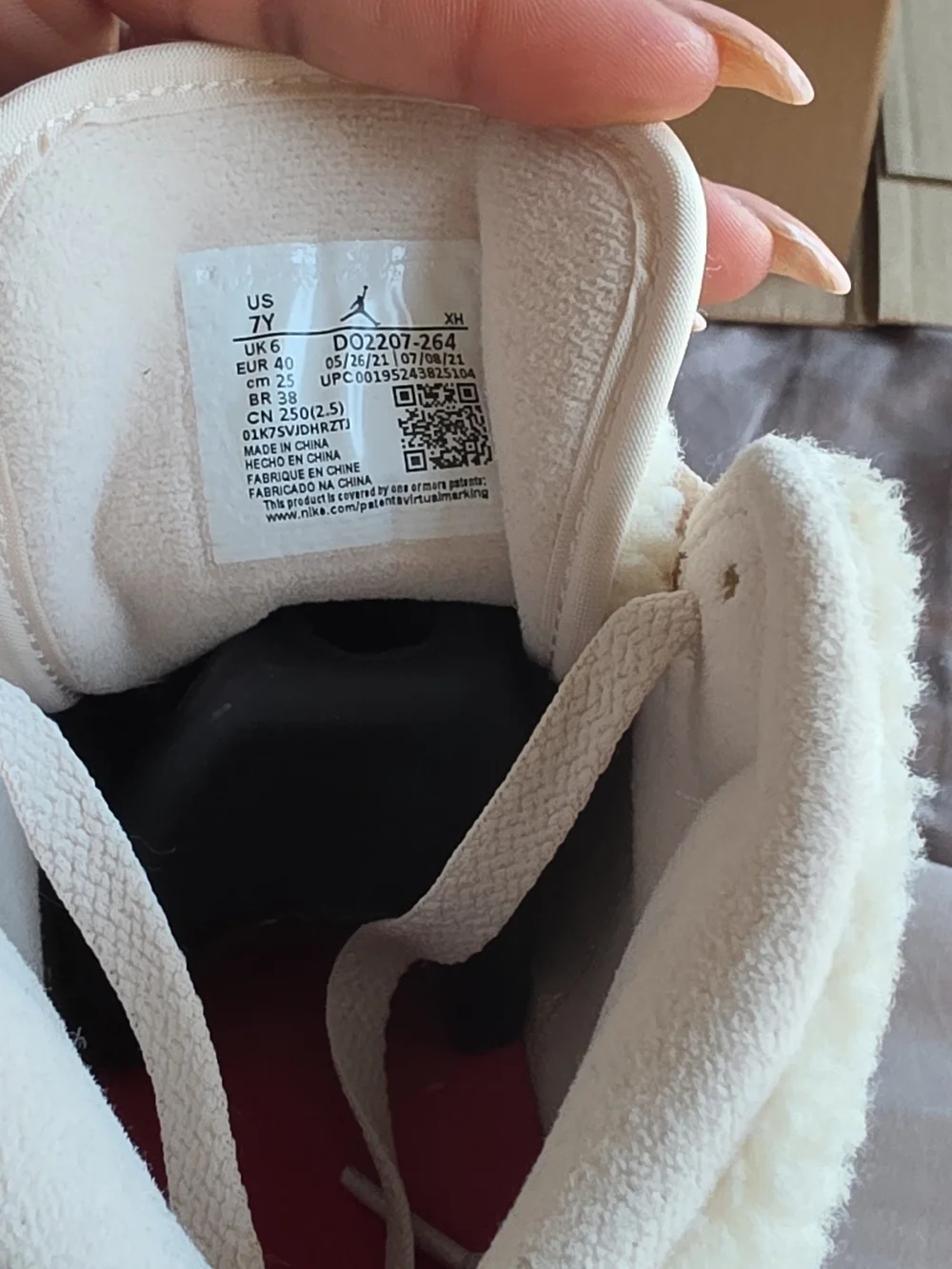 Nike Kids Sneakers in Cream and Tan